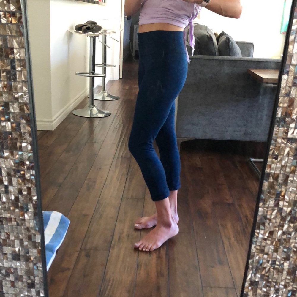 Lululemon Navy Cropped Leggings